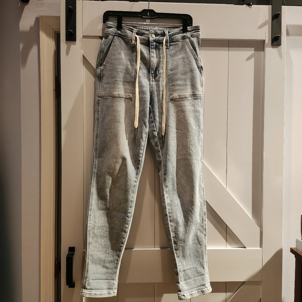 Judy Blue High Waisted Light Blue Jogger Jeans Size 5/27